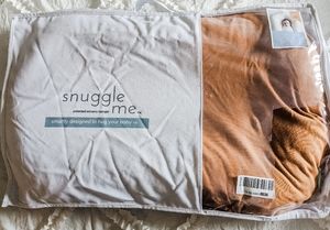 Snuggle Me Organic Baby Lounger in the Color Embe